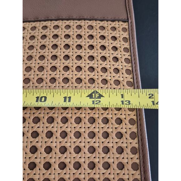 Anne Klein Large Brown Caining Tote Bag Chain Accent Strap Wristlet Chic Stylish - Picture 15 of 15